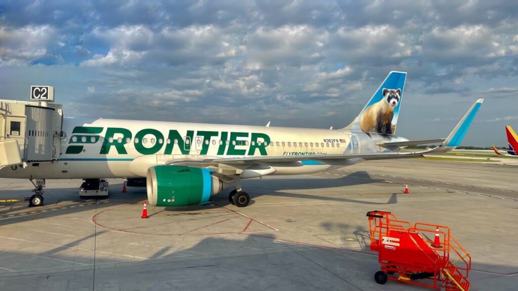 16 year old boy flying alone on wrong Frontier Airlines flight